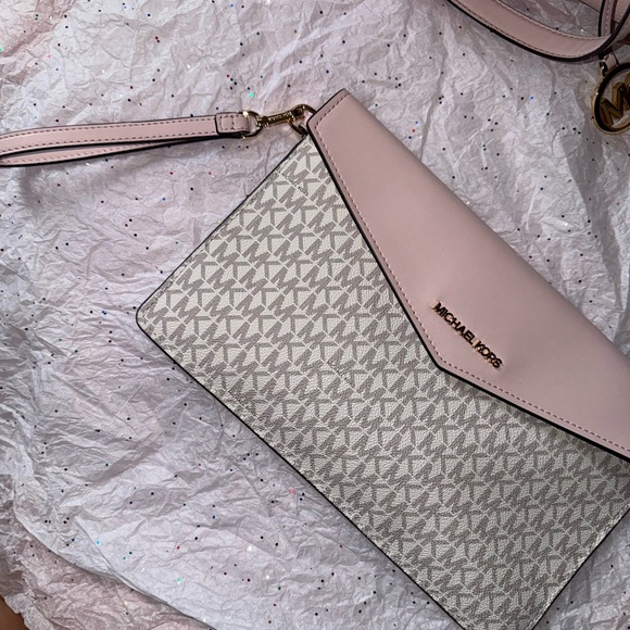 Baby pink Michael kors tote set - Picture 9 of 10